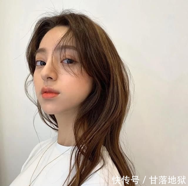 『不错的选』2020年春夏发型,除了高层次,挑染色低调又个性,都能满足你