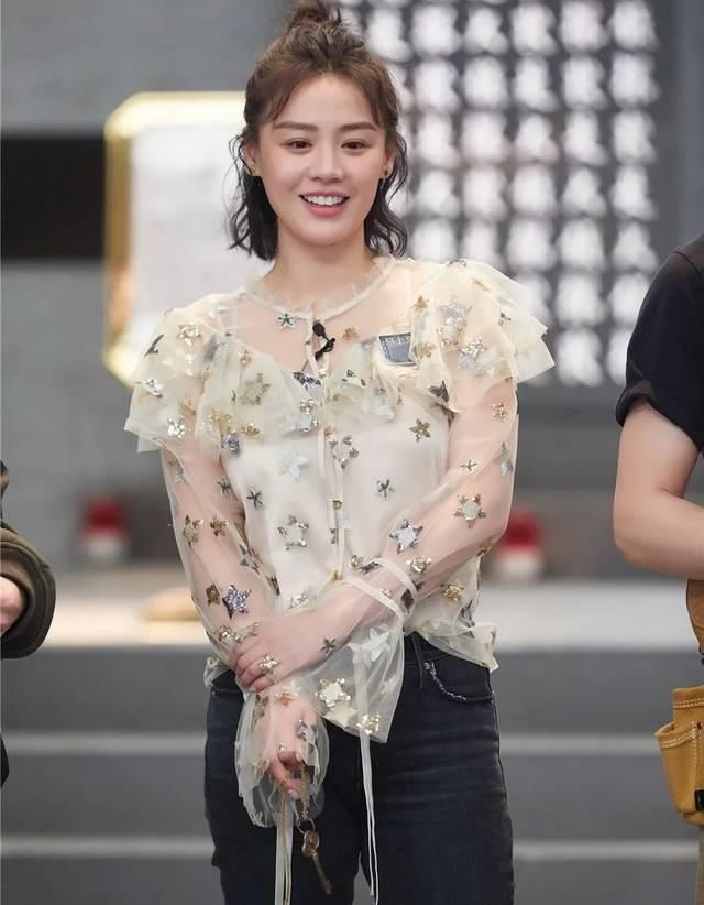  换季：春夏换季最时髦的几件衬衫