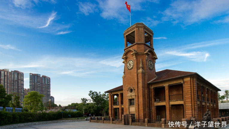 这个城市人口不到四百万，却早就开始修建地铁，是你的家乡吗？