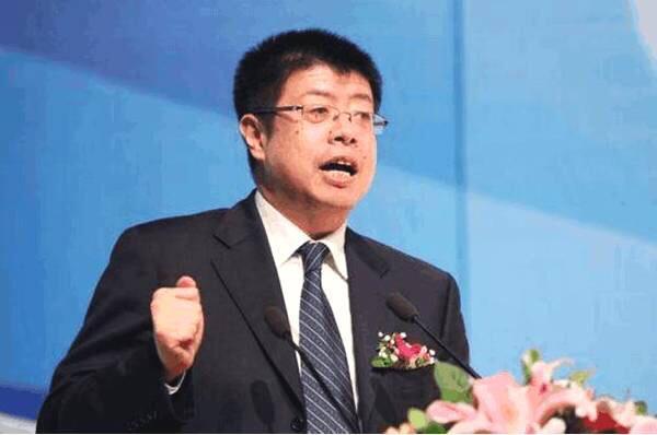 炮轰铲屎官小崔:一个劲忽悠就是想捞好处 网友称其伪君子