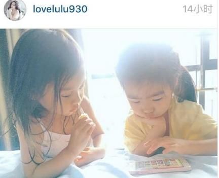 甜馨长大就成了李小璐，穿着吊带长发垂肩，网友：“小妖精”