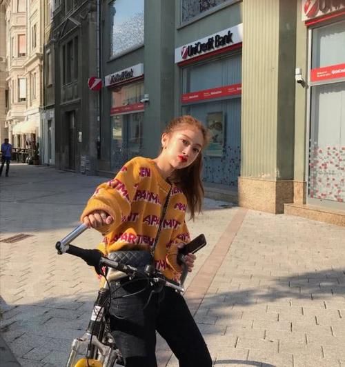  『气质』简约的高级感搭配，优雅气质女生的日常穿搭示范，减龄温柔又时尚