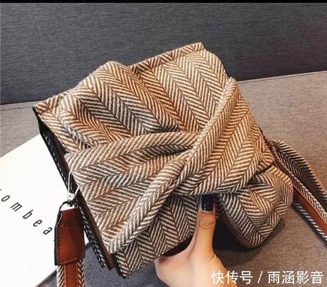 款包包:扔掉那些基础款的包包吧,这些包包才适合你