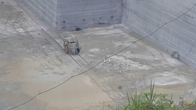 77秒丨应付环保检查、蒙蔽卫星监测，新泰这座矿山被涂上了绿漆