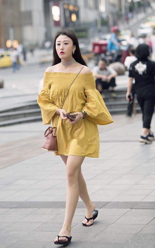 素人街拍: 女人天生爱打扮 第一位姑娘的短裤好清凉