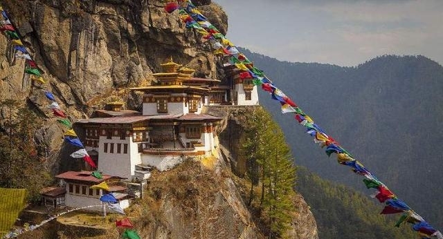 这个国家的人,长得和中国人一样,比四川人更能吃辣,却从未建交