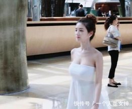 街拍:动若脱兔大方的小姐姐,身姿凹凸看起来青春个性!