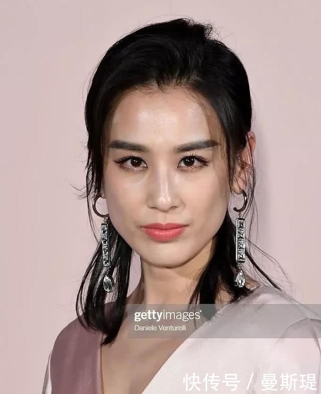  #暴露#外媒“坑”惨中国女星！拍完照不给修图！女星暴露最丑一面！