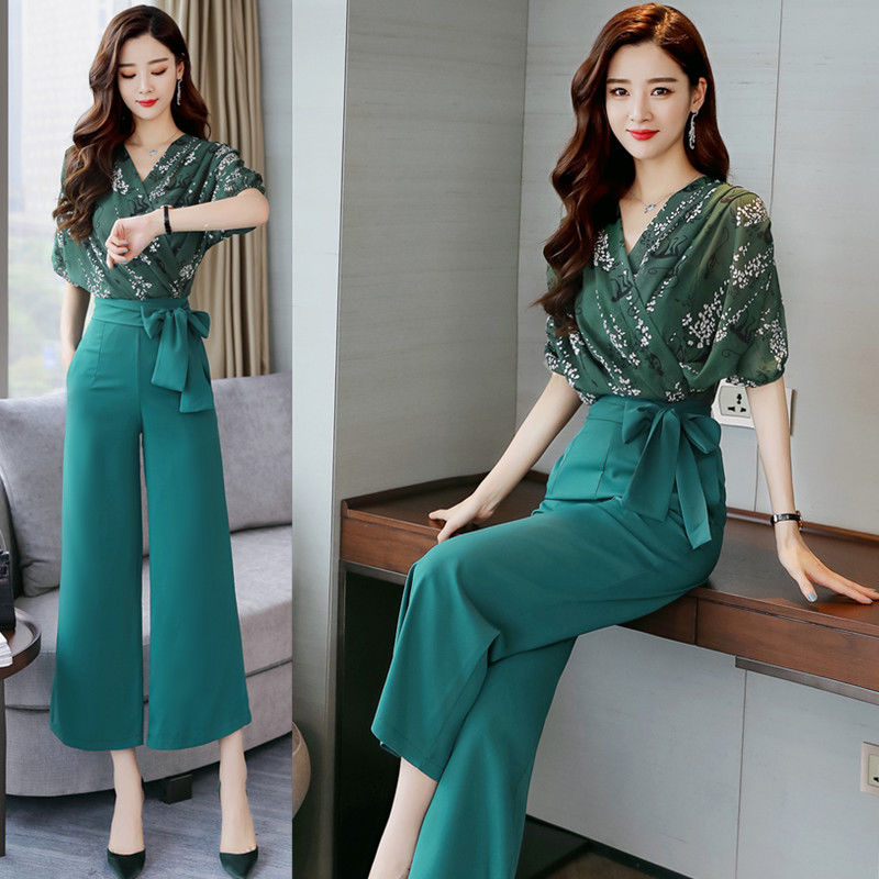 哇!这样套装才女人，穿上遮肉减龄气质美，难怪妈妈款款都想买了