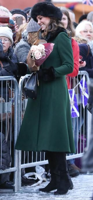 凯特王妃生完三胎，真的老了吗？网友：衣品没变还是美