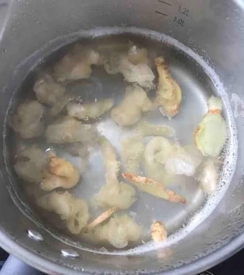  【鱼鳔】天然“胶原蛋白”，我每周吃3次，皮肤饱满没皱纹，和女儿像姐妹