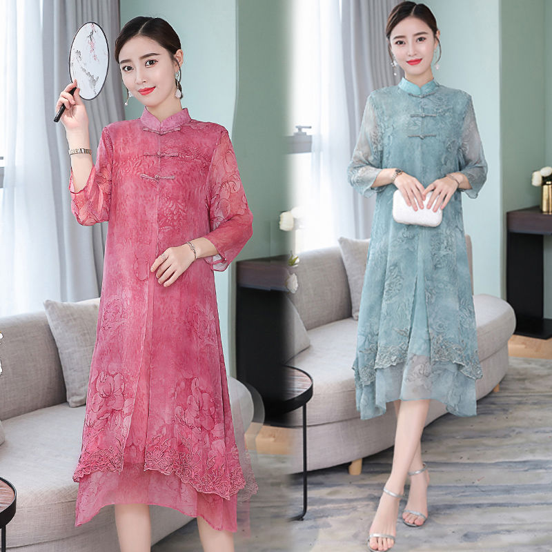 33-45岁女人穿高贵蚕丝裙,上身风韵优雅,美得路人三回头