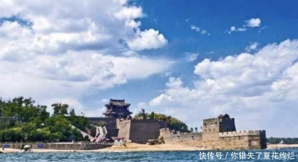 万里长城的尽头竟然在海里?外国人看到后直呼:中国人太聪明!