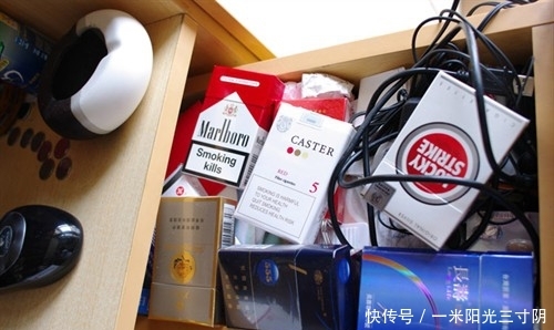 在越南街头，让老板拿最贵的烟，一问价格中国小哥有点吓到