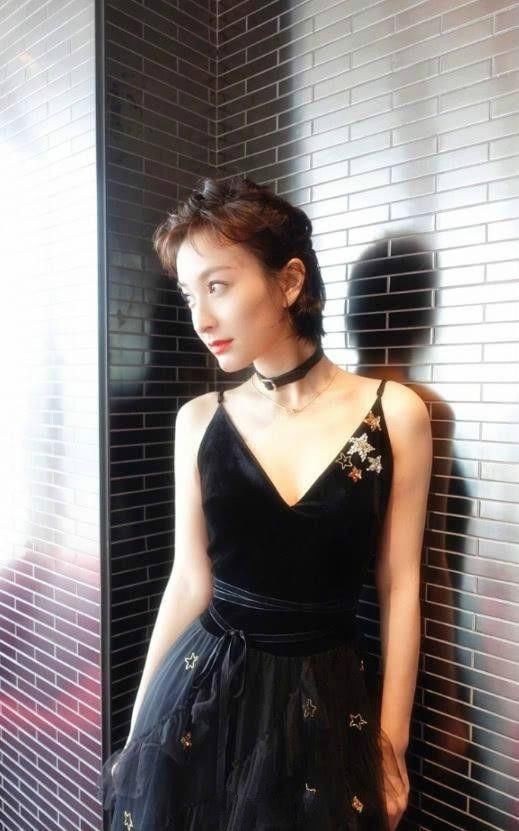 尴尬了欧阳娜娜，撞衫欧美女星，买家秀严重！