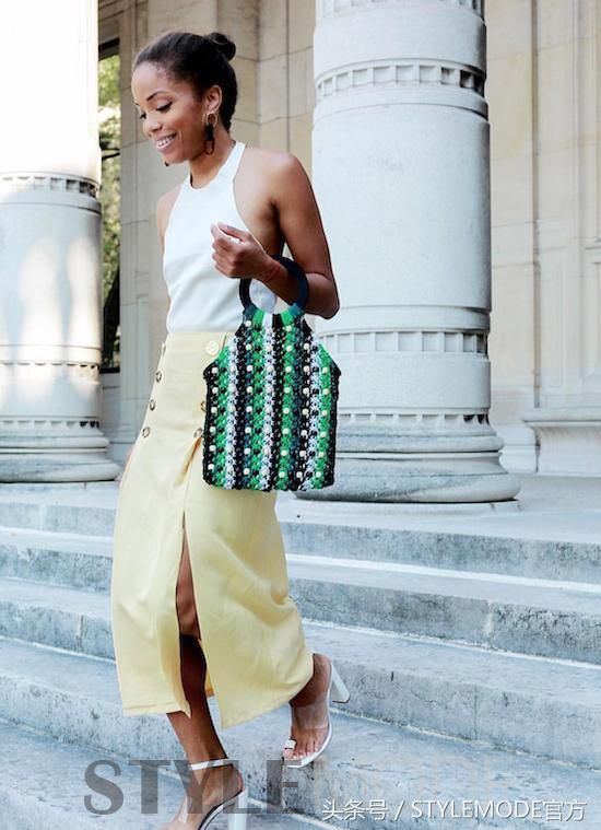 “一字带”凉鞋修身又凉快，赶快穿起来！