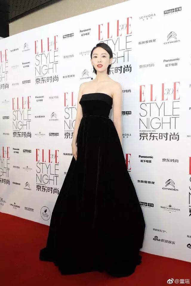 有人惊艳、有人油光满面，这两场时尚活动，精修未修对比明显！