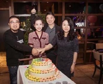 奶茶妹妹变抹茶妹妹？看奶茶妹妹的搭配，阔太与网红的实力差距