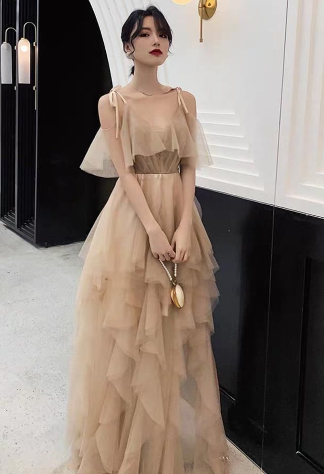  「婚纱」“运动婚纱”PK“仙女婚纱”，一个时尚一个优雅，你中意哪款？