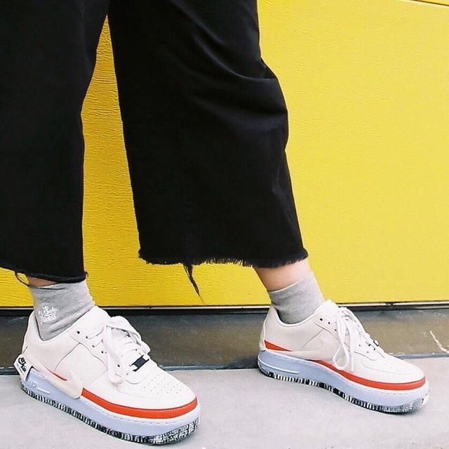 今年沾上 “它” 的球鞋都起飞了!有不少都涨了十多倍!