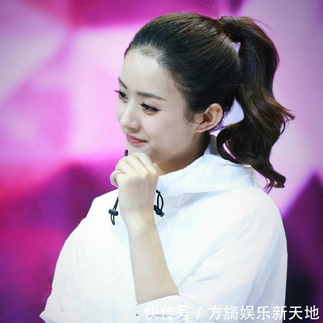 赵丽颖否认怀孕的传闻，并说，要不我给大家劈个叉