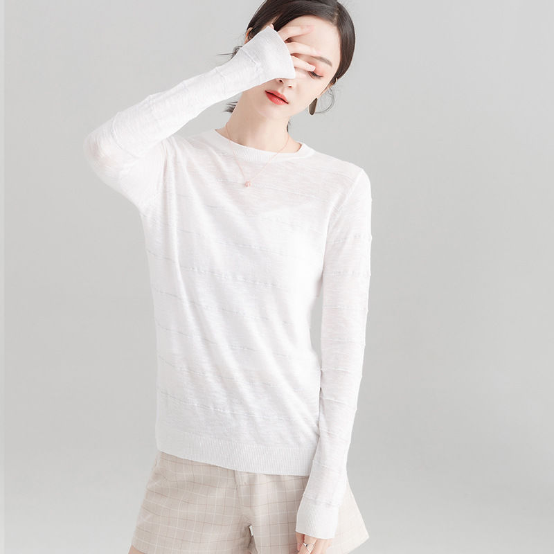 奇怪了!老婆不穿秋裙了，原来是穿了这新款小衫，越看越靓贼美嫩