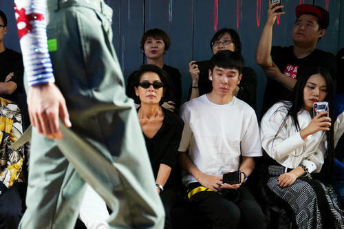 深读时装周 | 时尚摄影师Mori WANG：巴黎和快门，定格着他对美的