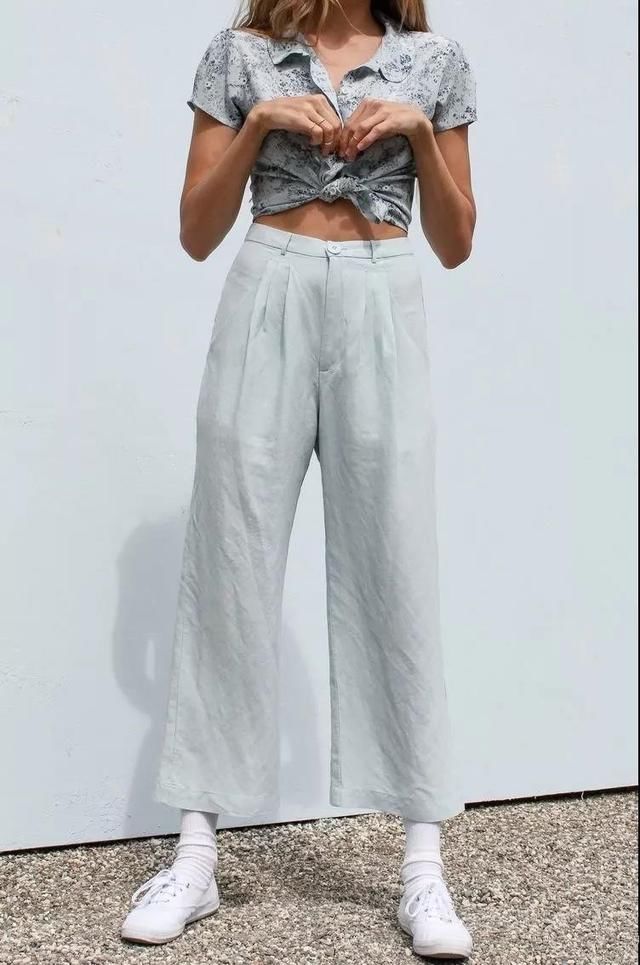 夏天女生穿什么显高显腿长？这些时尚街拍穿搭教会你！