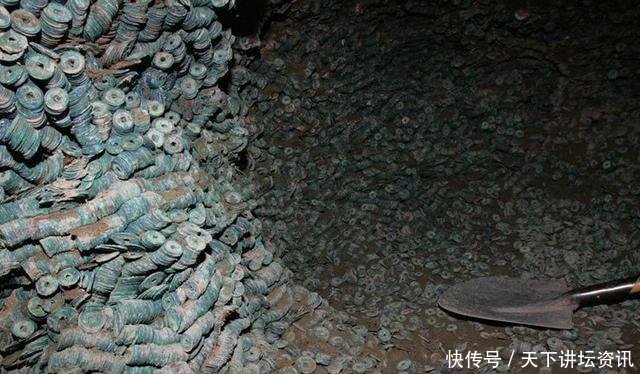 农村老光棍建房想娶个老婆，挖地基时却发现了“千百年前的银行”