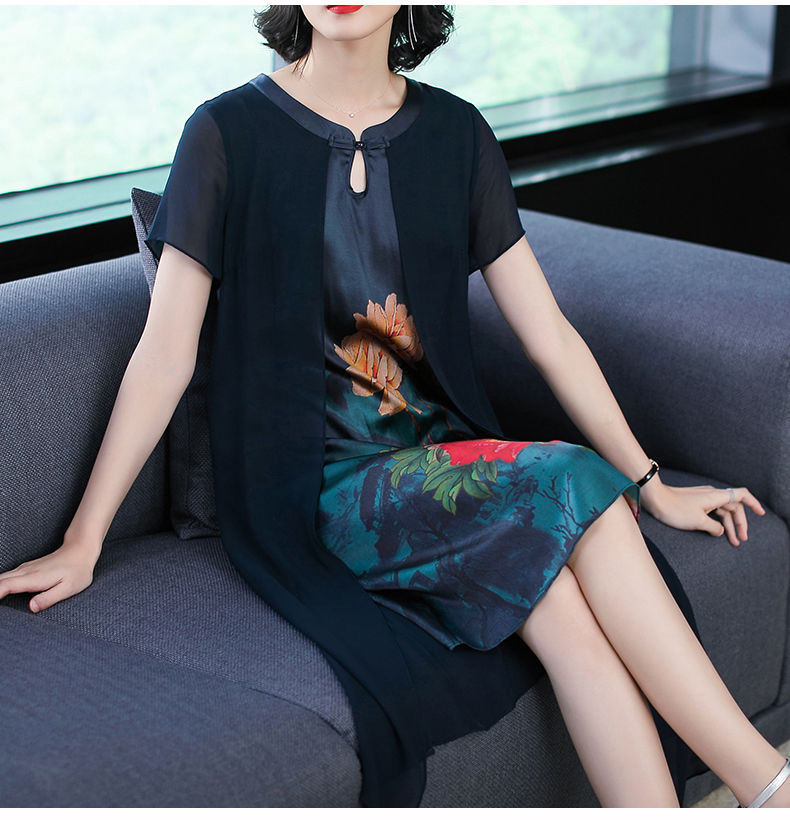 太惊艳了!敢穿旗袍的女人,一颦一笑都是迷人的风情