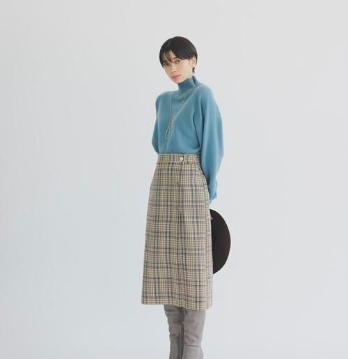  『色格纹窄裙』乍暖还寒时节，就用「格纹窄裙穿搭」展现女人味