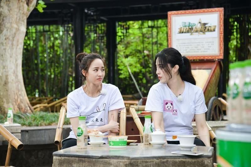 关键时刻友情比爱情都要牢靠，张钧宁不避风头澄清范冰冰被抓传言