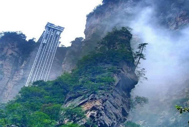 中国最刺激的电梯，300米的高度2分钟到达，玻璃栈道算什么