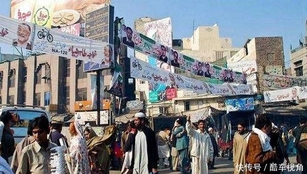 人民币10000元换16万卢比，在巴基斯坦能干什么，巴铁姑娘告诉你