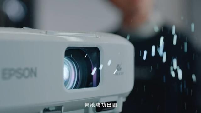  #上演#天猫国际上演洗脑“情景剧”：我的头发自带BGM