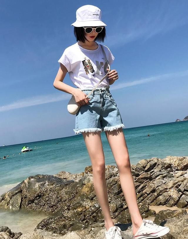  『清爽』夏日必备时尚短裤，打造青春感满满的清爽搭配，百搭显腿长！