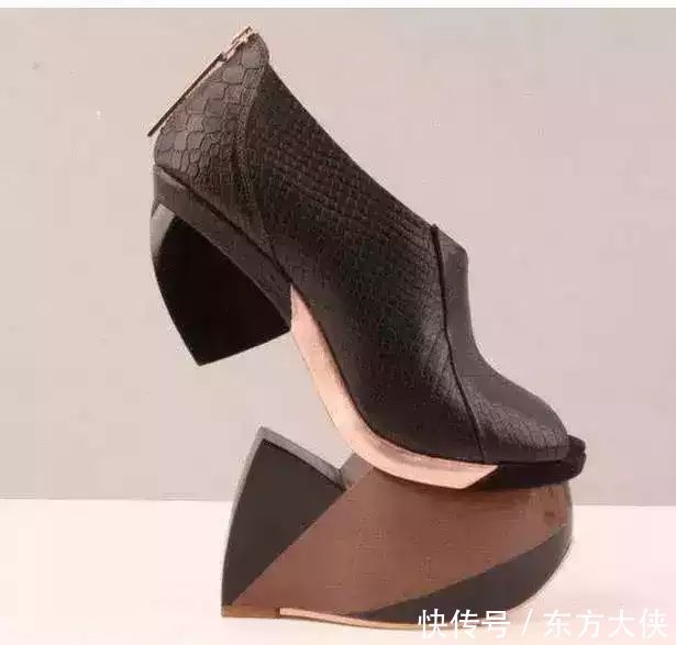 外媒选出六双时尚界最奇葩的高跟鞋,网友:没有勇气敢穿