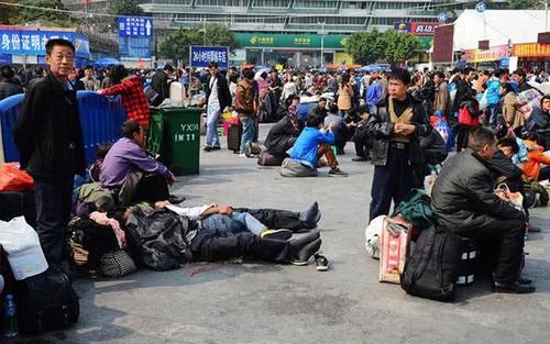 中国流动人口正在缓慢下降，未来，春运将不再一票难求？