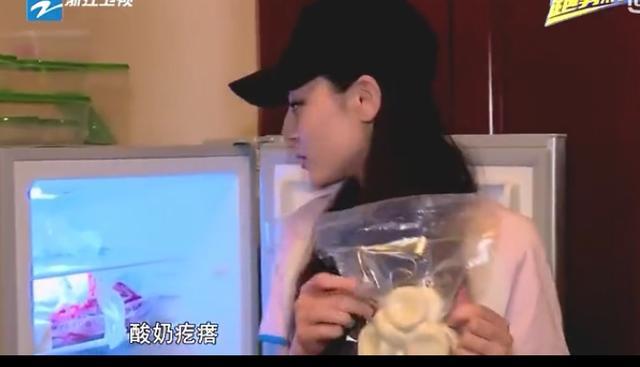 刘昊然微博晒自家冰箱，这也太凄凉了，不过粉丝都说他骗人咋回事