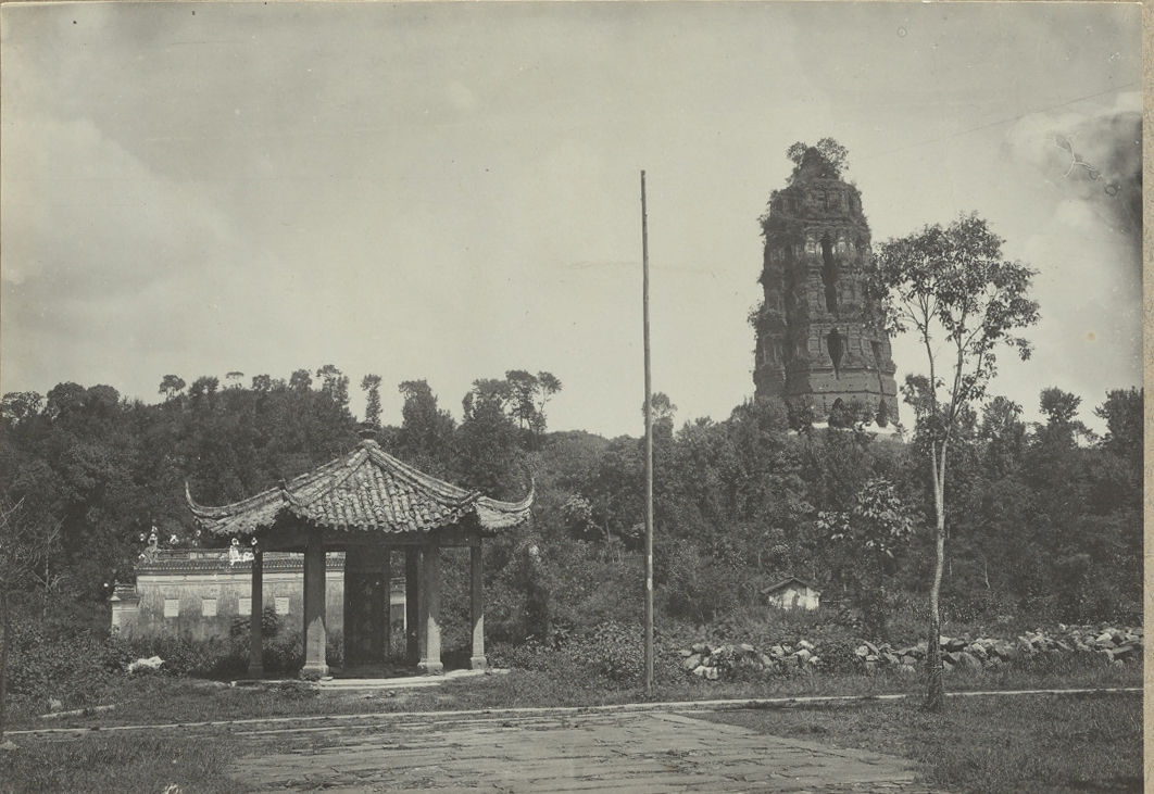 我要去100年前的杭州西湖看风景，不要去五一的西湖看人!