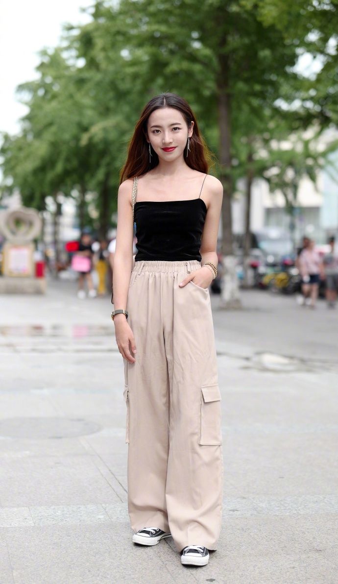 街拍丨天这么热为啥还出门，当然是为了看美女!