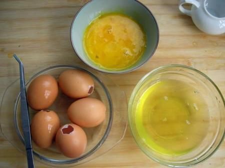 牙膏加蛋清,睡前洗脸,七天皮肤白如雪,斑点嗖嗖的掉