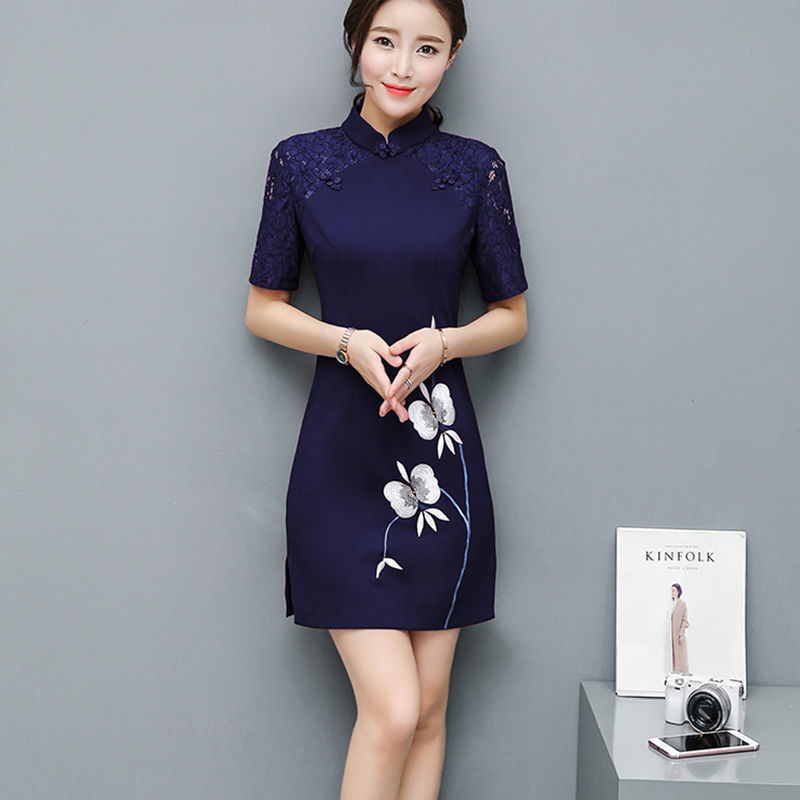 40岁媳妇胆子越来越大,这样凹凸的旗袍也敢穿出去,简直迷死人