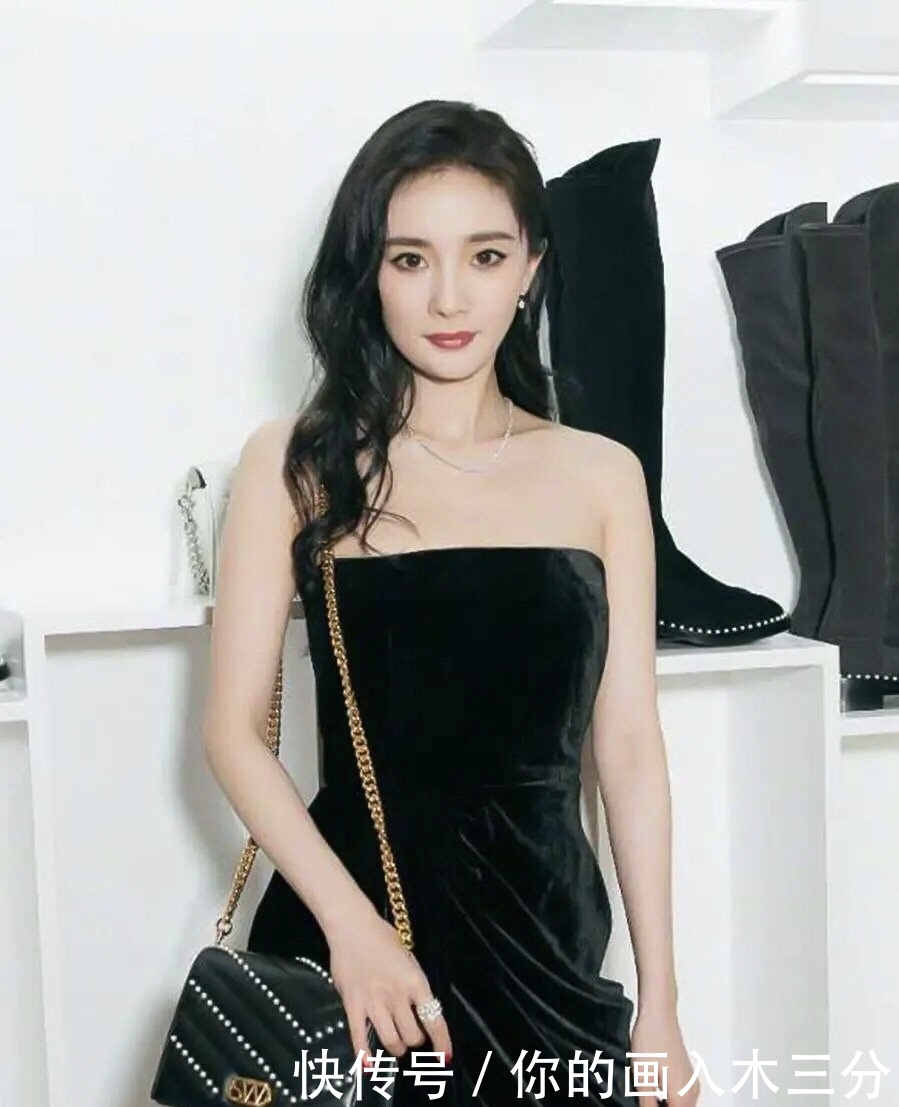 「 凹凸感」多紧的裙子都能塞!凹凸感真诱人,说她90斤我信了,杨幂太狠了