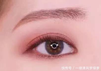  滤镜■你也可以自带滤镜，公开展现美肌妆容的秘密配方