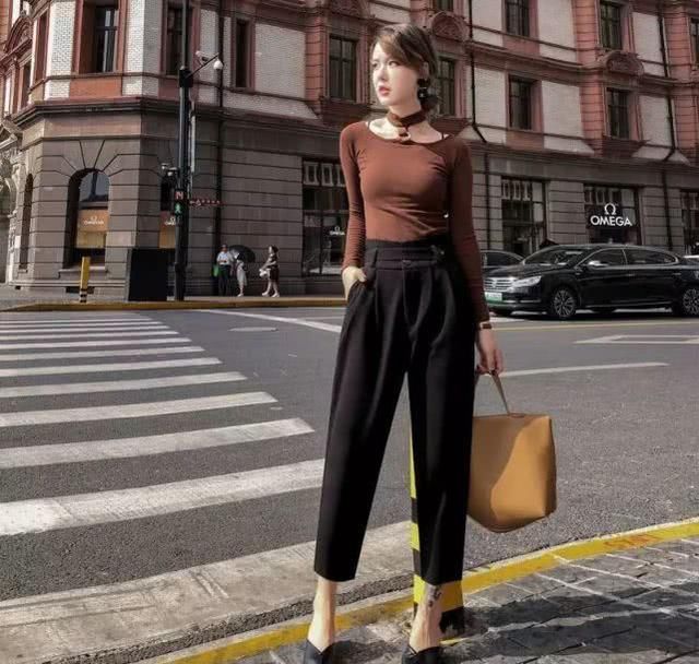  宽松■最近新出一女裤：叫“瘦瘦裤”，最适合腿粗女人，美得小鹿乱跳