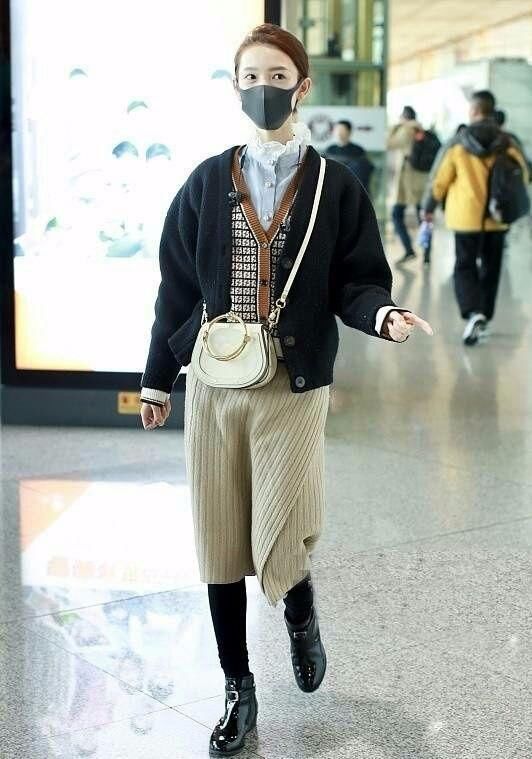 陈瑶挺小的，可偏要走不适合自己的“复古风”!网友:活该你不火