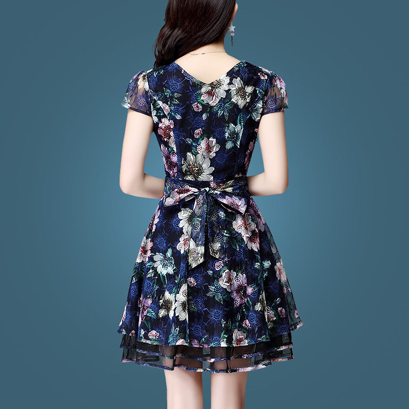 有一种裙叫“网纱裙”，魅力气质无形中增添女人味，美的勾人心魄