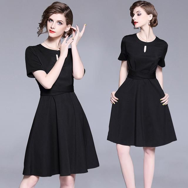 有一种优雅，叫‘赫本裙’，精致美嫩，高雅中透着俏皮，妩媚动人