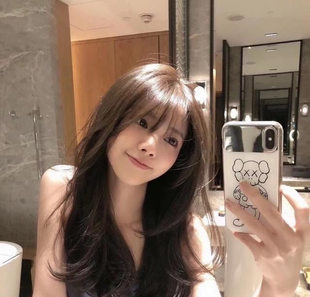  「修颜」男生韩式中分发型怎么弄很简单的 梳中分男发要么复古要么修颜